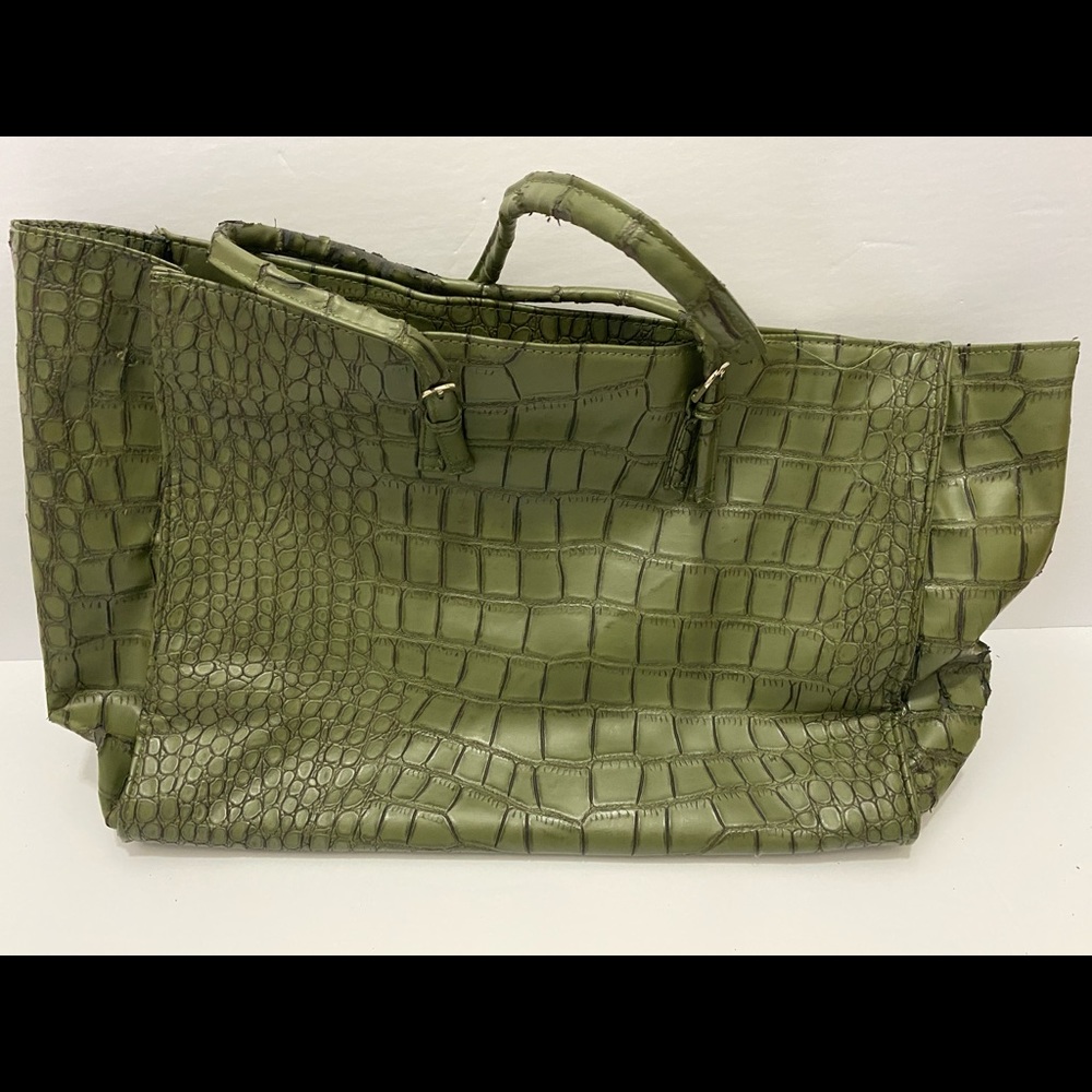 Hand bag.